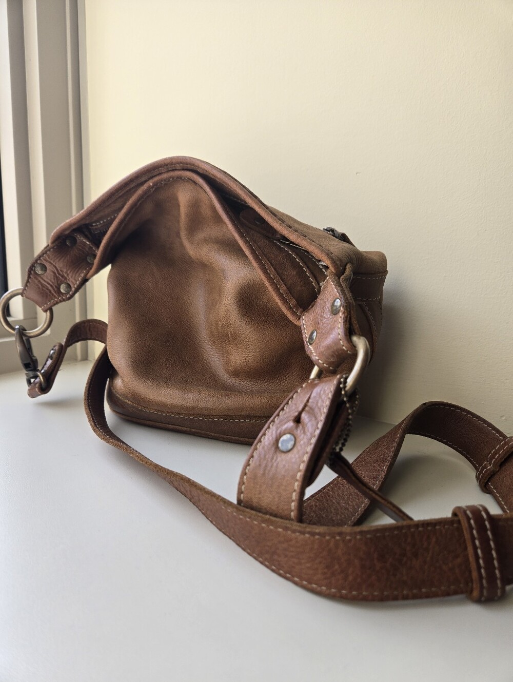 Vintage Roots Leather Bag - Picture 14 of 14